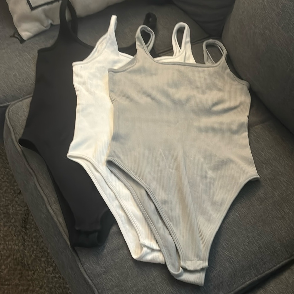 3 bodysuits!